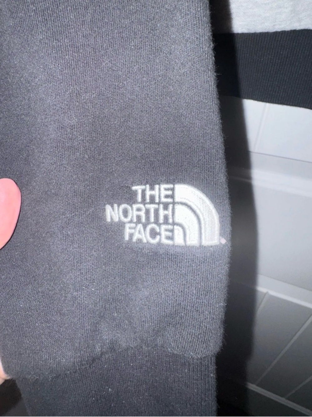 NorthFace Color Block Cropped Hoodie - Picture 4 of 5